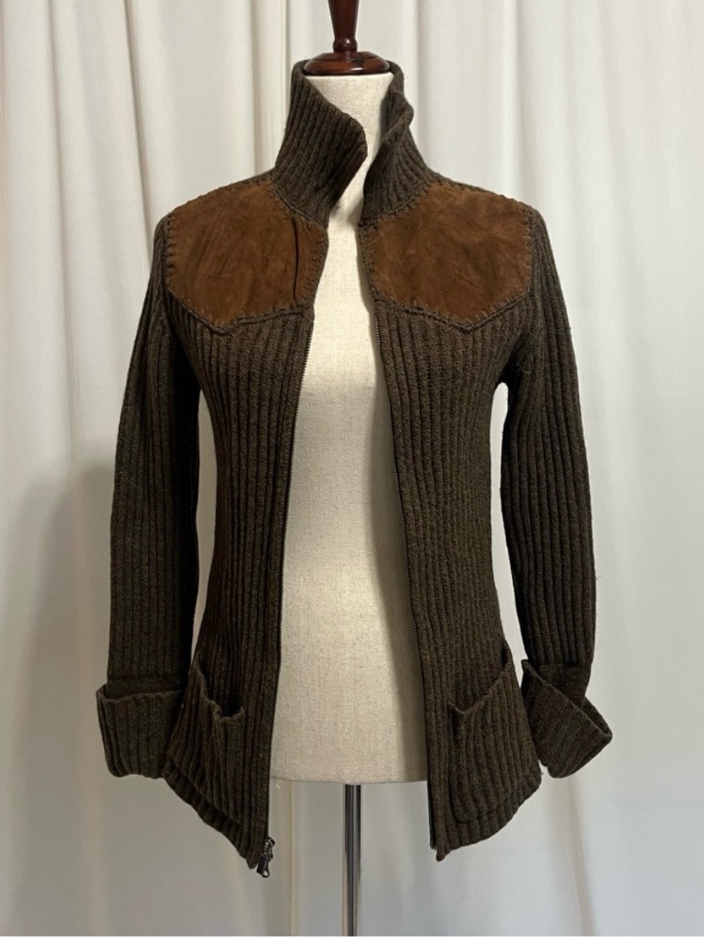 Vintage Banana Republic Ribbed Women's Cardigan Sweater with Suede Accents